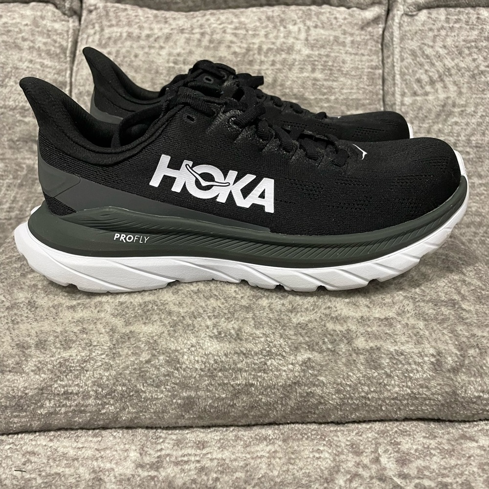 HOKA ONE ONE MACH 4 FOR WOMEN, SIZE 6.5 B.